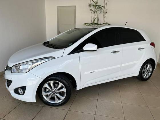 HYUNDAI HB20 1.6 COMFORT PLUS 16V FLEX 4P AUTOMÁTICO